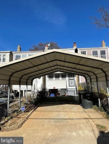 1919 Bennett Pl, Washington, DC 20002-4113