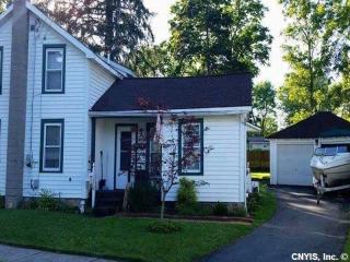 13 James St, Schroeppel, NY 13135-2014