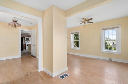 35 Market St, Putnam CT  06260-1719 exterior