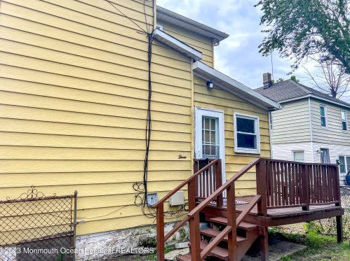 413 Ridge Ave, Tinton Falls NJ  07712-6331 exterior