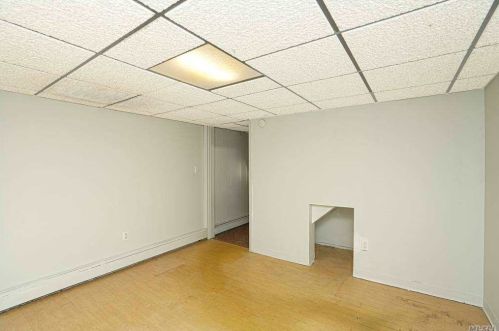 17 Caldwell St, Huntington Station NY 11746-1859 exterior