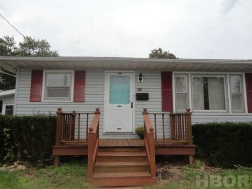 423 Carnahan Ave, Findlay, OH 45840-5817