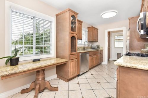 6003 Eckleson St, Lakewood CA  90713-1910 exterior