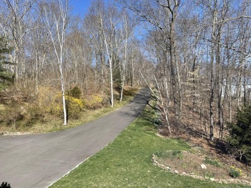 9-1 Squire Hl, Lyme, CT 06371-1363