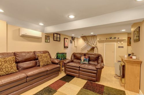 77 Rollstone Ave, West Sayville NY  11796-1309 exterior