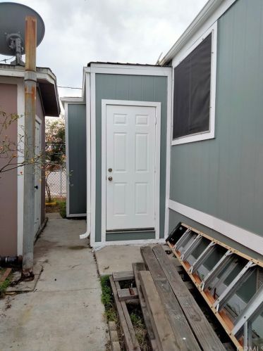 1680 Tartar Ln, Compton CA 90221-5316 exterior