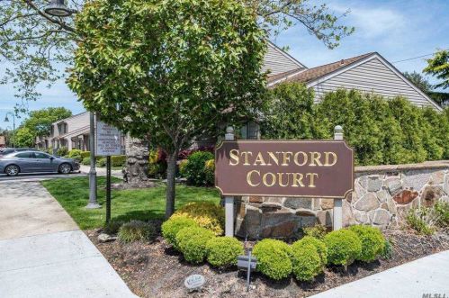 36 Stanford Ct, North Wantagh, NY 11793-1865