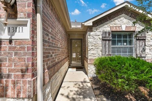13111 Trail Manor Dr, Pearland, TX 77584-3826
