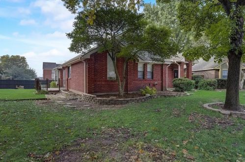 608 Meadowbrook St, Allen TX  75002-4730 exterior