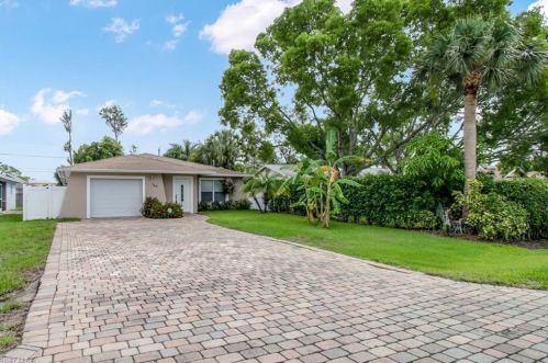 765 97th Ave, Naples, FL 34108-2282