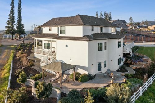 3736 Woodbourne Pl, Santa Rosa CA  95403-0941 exterior