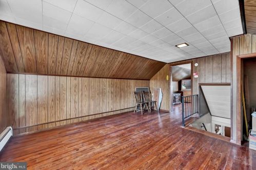 121 Charles Ave, Hanover PA 17331-3337 exterior