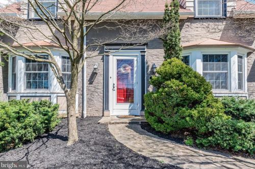 451 Country Club Rd, Camp Hill, PA 17011-2113