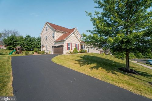 2504 Tracy Ln, Gilbertsville, PA 19525-8301