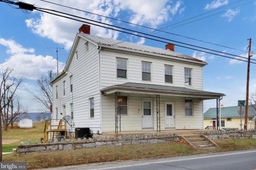 2161 Newville Rd, Carlisle PA  17015-7747 exterior