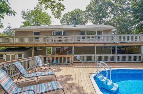 163 Teakettle Spout Rd, Mahopac NY  10541-4250 exterior