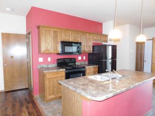 2018 Sugar Creek Dr, Cedar Rapids IA  52405-1751 exterior
