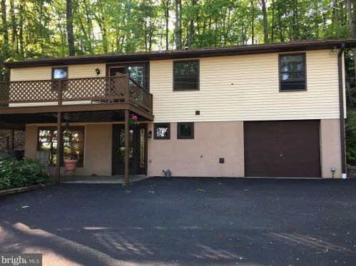 271 Kiehner Rd, Schuylkill Haven, PA 17972-8988