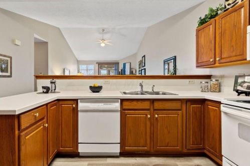 213 Pebble Creek Dr, Pataskala OH  43062-8945 exterior