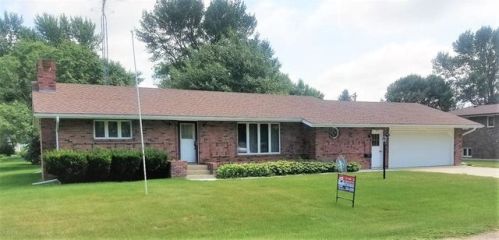 211 Locust St, Bellwood, NE 68624-3070