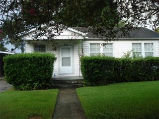 552 Julius Ave, New Orleans, LA 70121-1614
