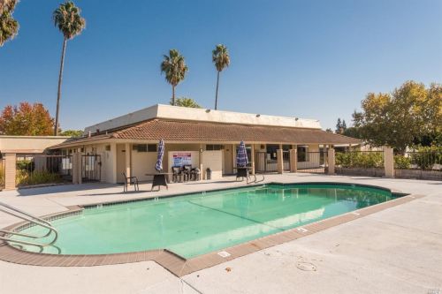 58 Estrella Dr, Santa Rosa CA  95403-2605 exterior