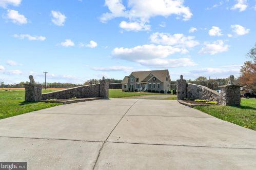 8424 Flippo Dr, Fredericksburg, VA 22408-0433