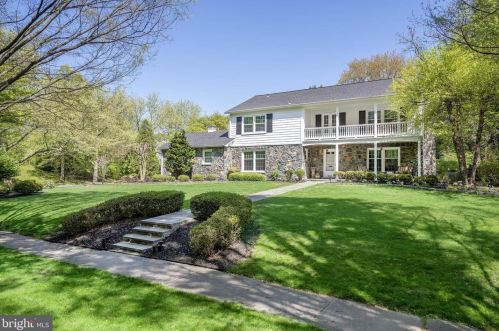 910 Augusta Rd, Wilmington, DE 19807-2808