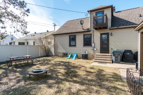 307 24th St, La Crosse WI  54601-5118 exterior