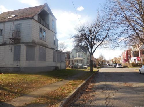 52 Liberty St, Newburgh NY  12550-4911 exterior