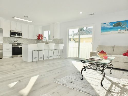 6820 Motz St, Paramount CA  90723-4741 exterior