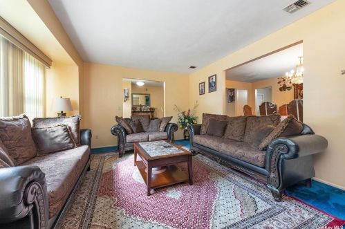 138 Gerhard Rd, Hicksville NY  11803-5513 exterior