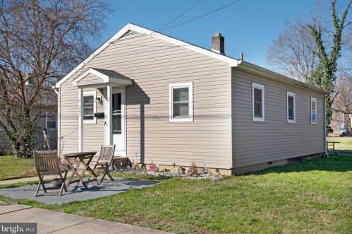 323 Cecil St, Dover, DE 19904-3113