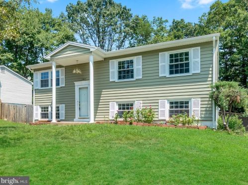 13877 Langstone Dr, Woodbridge, VA 22193-4304