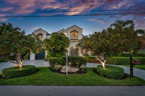 933 Iris Dr, Delray Beach, FL 33483-4810