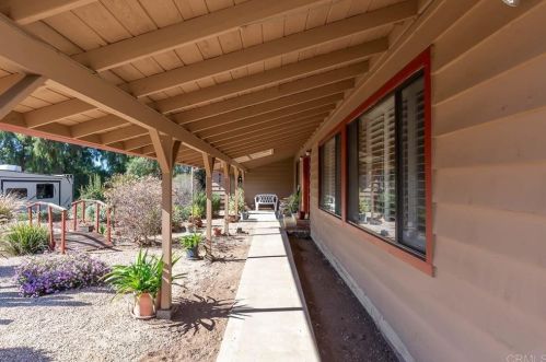 13210 Mapleview St, Lakeside, CA 92040-2514