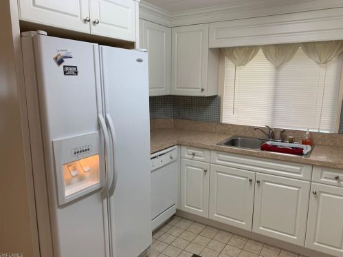 200 Grassy Key Ln, Naples, FL 34114-8436
