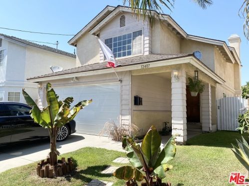 12407 221st St, Lakewood, CA 90716-1703