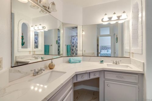 8886 La Cartera St, San Diego CA 92129-3310 exterior