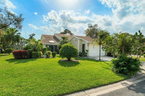6690 Pine Ct, West Palm Beach, FL 33418-6959