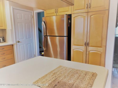 22 Crane Pkwy, Cranford NJ  07016-3459 exterior