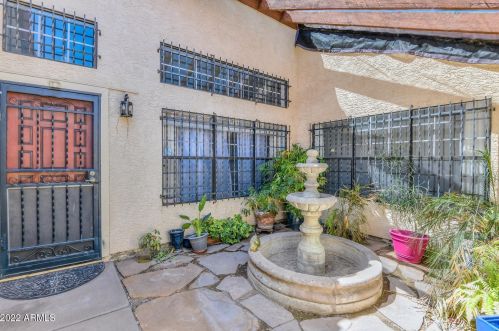 10013 54th Ave, Glendale, AZ 85302-2211