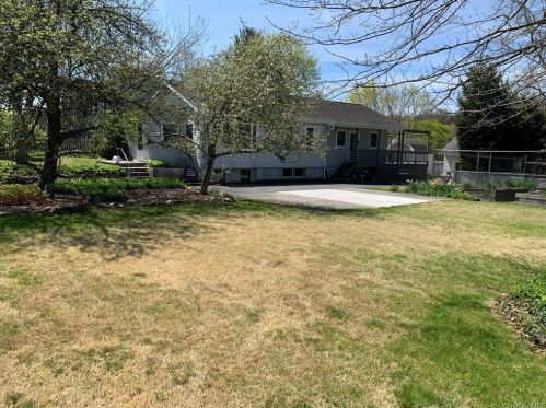 230 Westchester Ave, Thornwood, NY 10594-1718