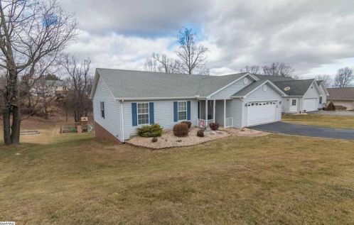 22 Mallory Cir, Fishersville, VA 22939-2038