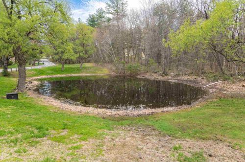 34 Atherton Ln, Amherst NH  03031-3066 exterior