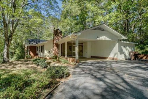 218 Frst Ave, Landrum SC  29356-9401 exterior