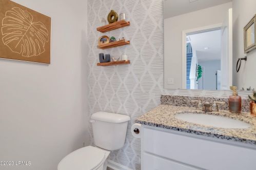 23 Island Breeze Ln, Beaufort SC  29907-1679 exterior