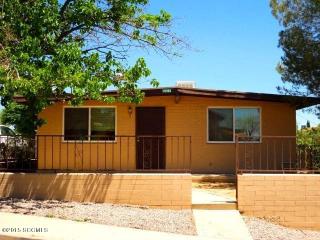 268 Loma St, Nogales, AZ 85621-2707