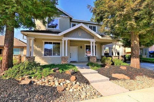 9621 Crisswell Dr, Elk Grove, CA 95624-6087