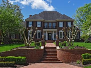 205 Manchester Pl, Greensboro, NC 27410-6083